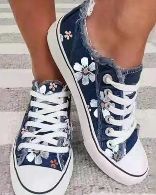 Heidi-Mode - Blumige Denim Sneaker