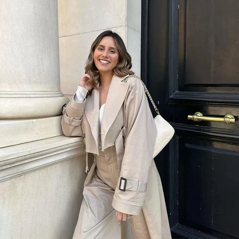 Heidi-Mode | Kurzer Trenchcoat